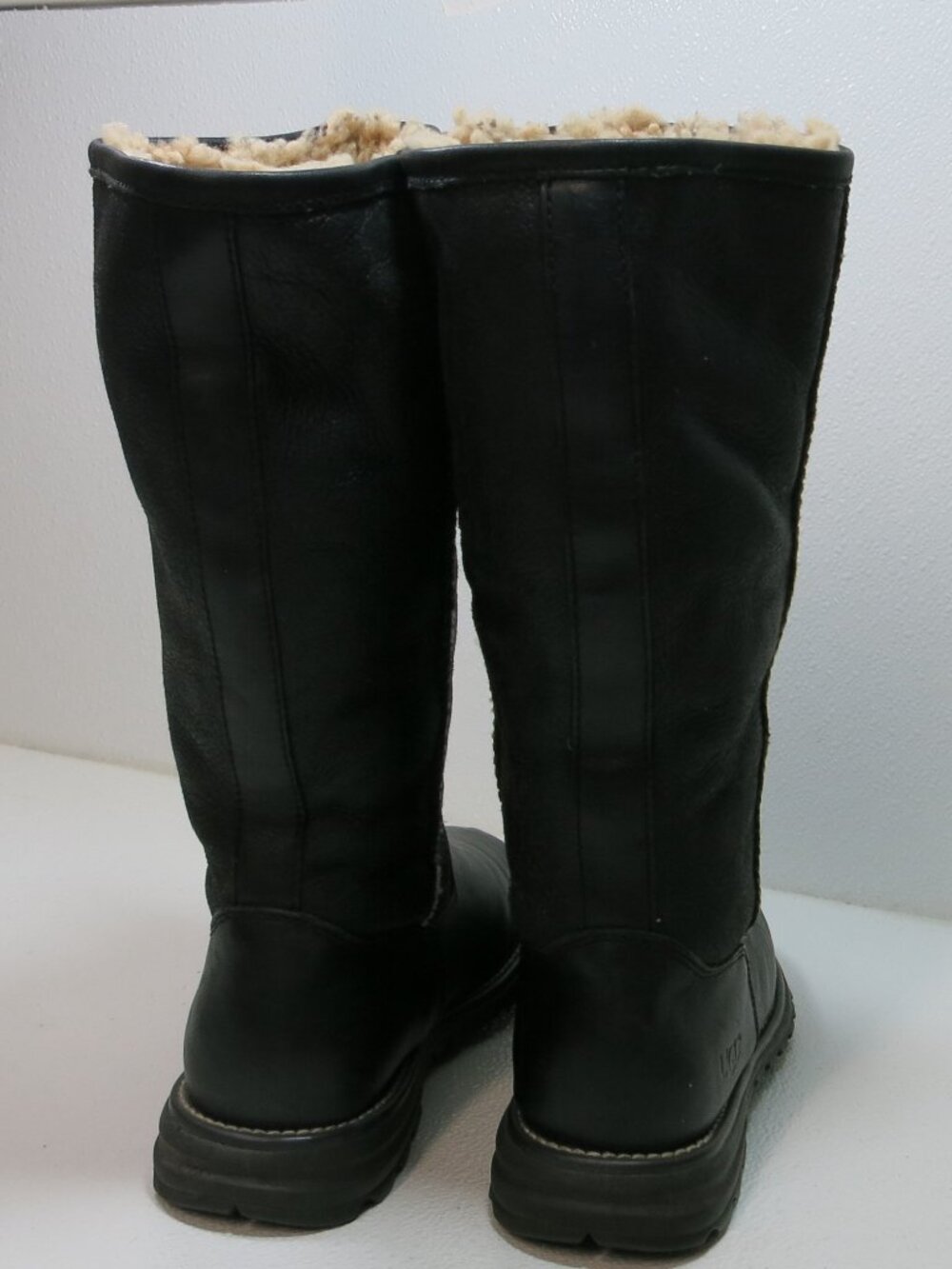 UGG Australia Women’s Hudson Shearling-Lined Water-Resistant Leather Boots Sz 10 - Picture 6 of 6